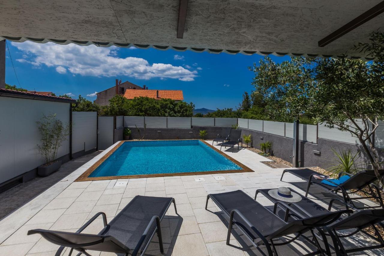 Katina Apartment With Private Pool Zadar Eksteriør bilde